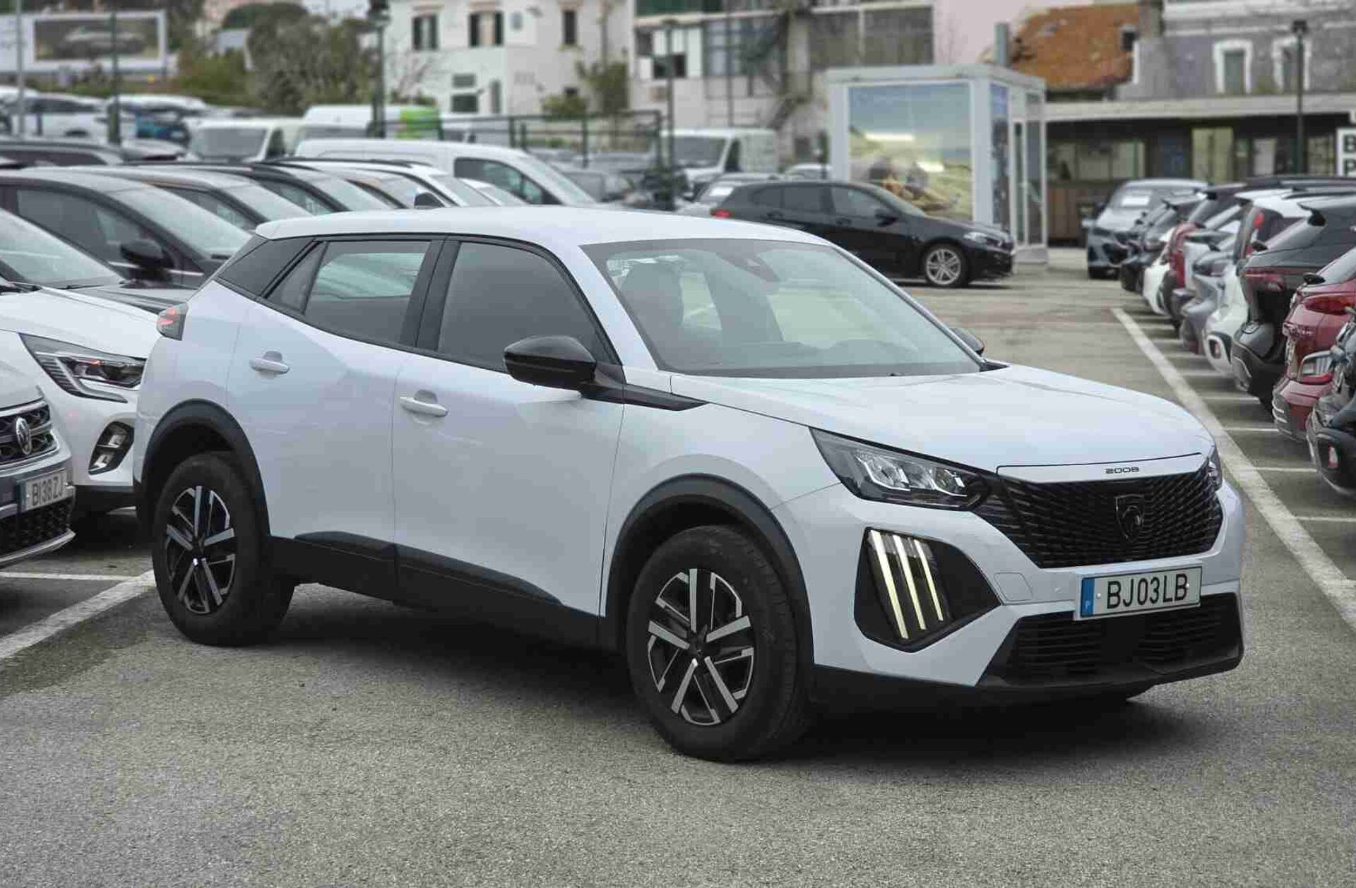 PEUGEOT 2008 1.2 PureTech Active