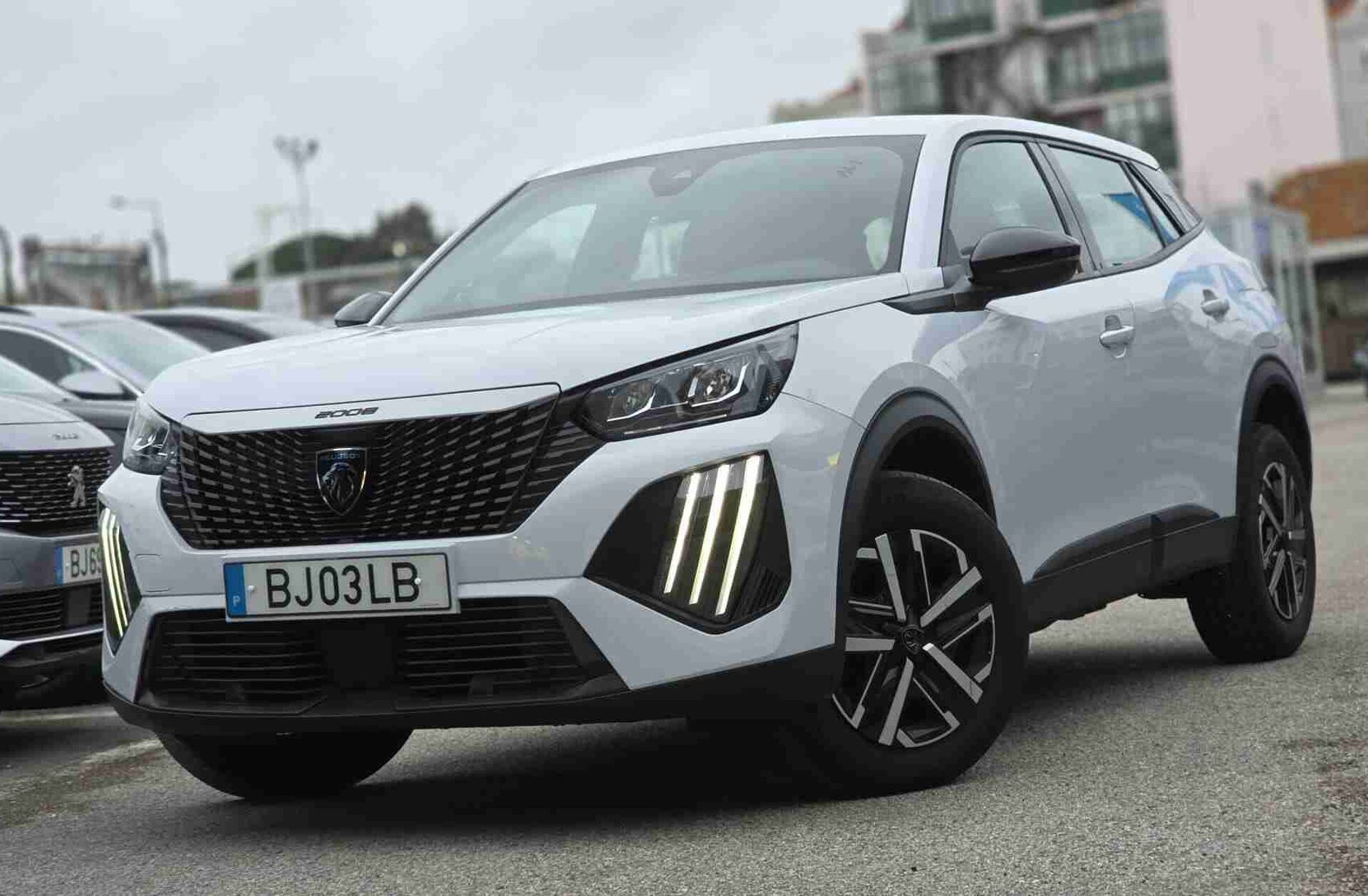 PEUGEOT 2008 1.2 PureTech Active