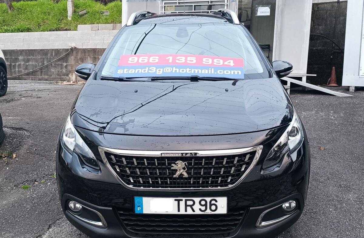 PEUGEOT 2008 1.2 PureTech Allure