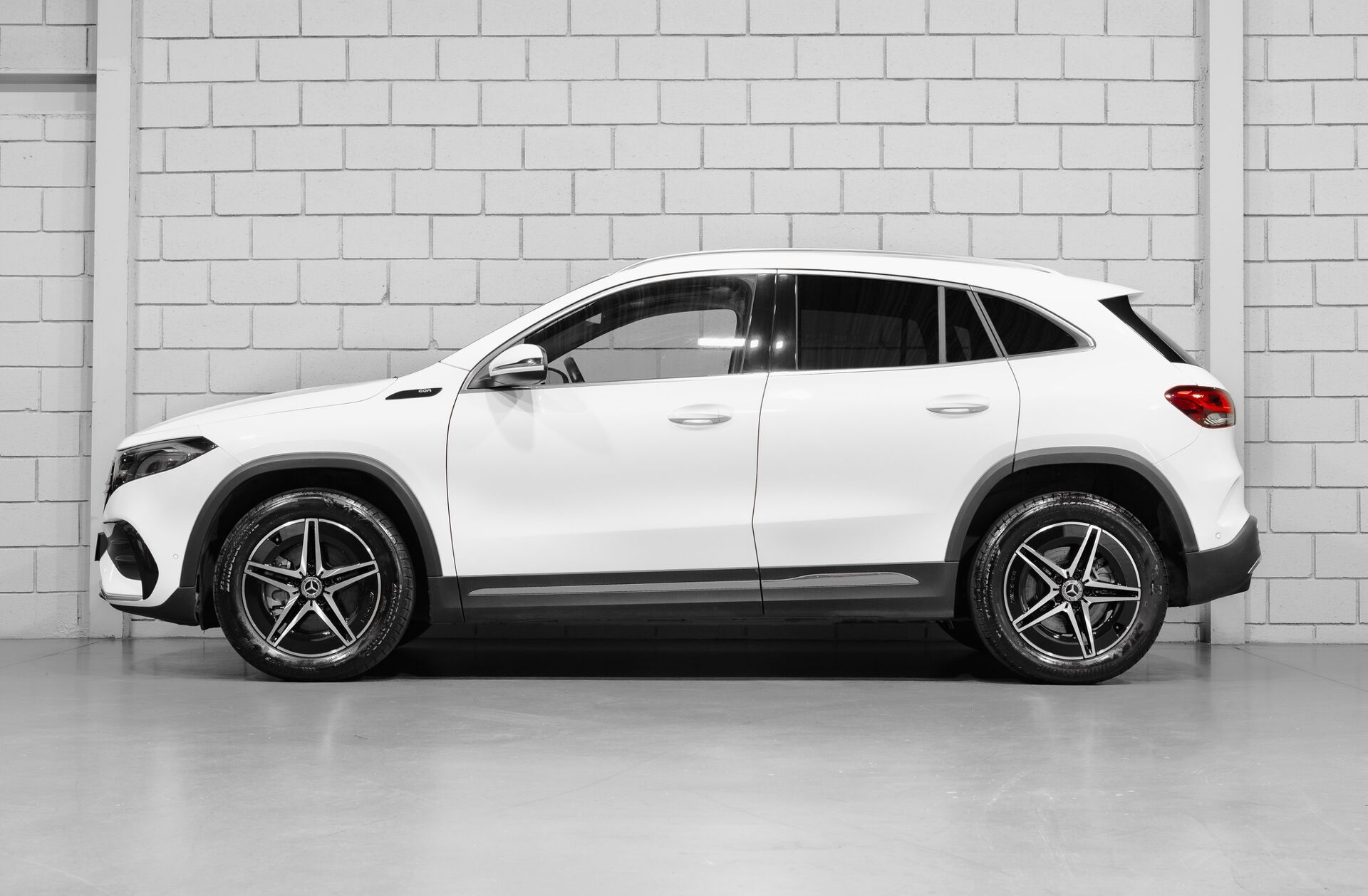 MERCEDES EQA 250 AMG Line