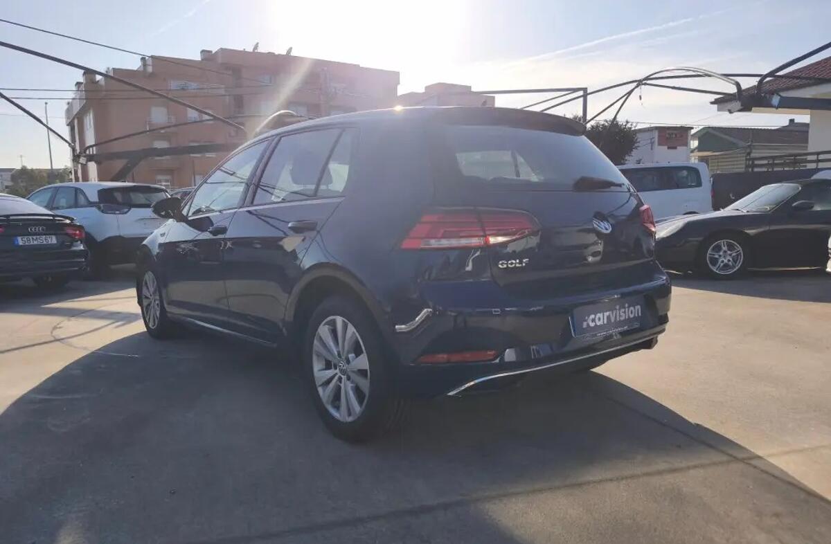 VOLKSWAGEN Golf 1.0 TSI Stream