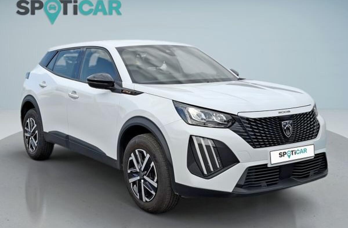 PEUGEOT 2008 1.2 PureTech Style