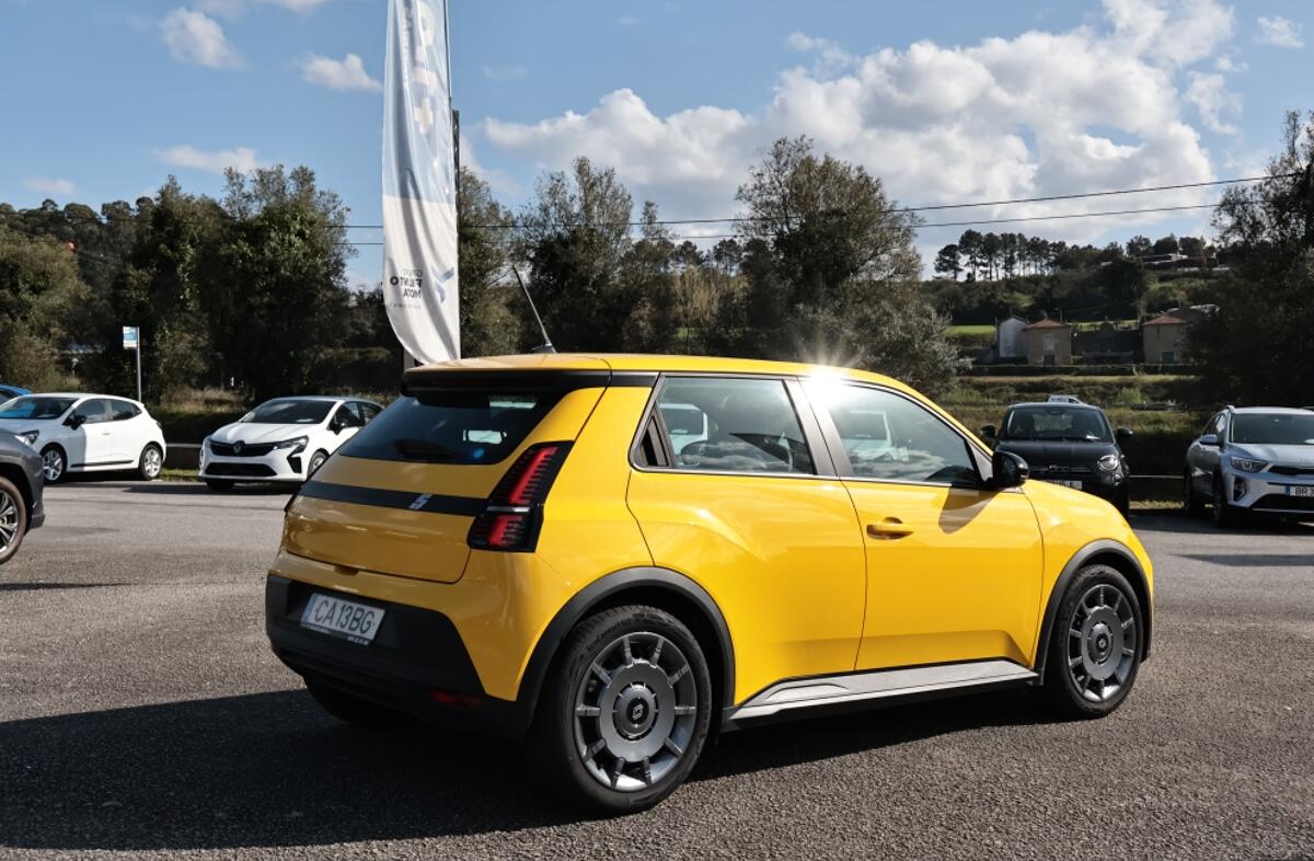 RENAULT Renault 5 E-Tech 40 kWh Evolution Autonomia Urbana