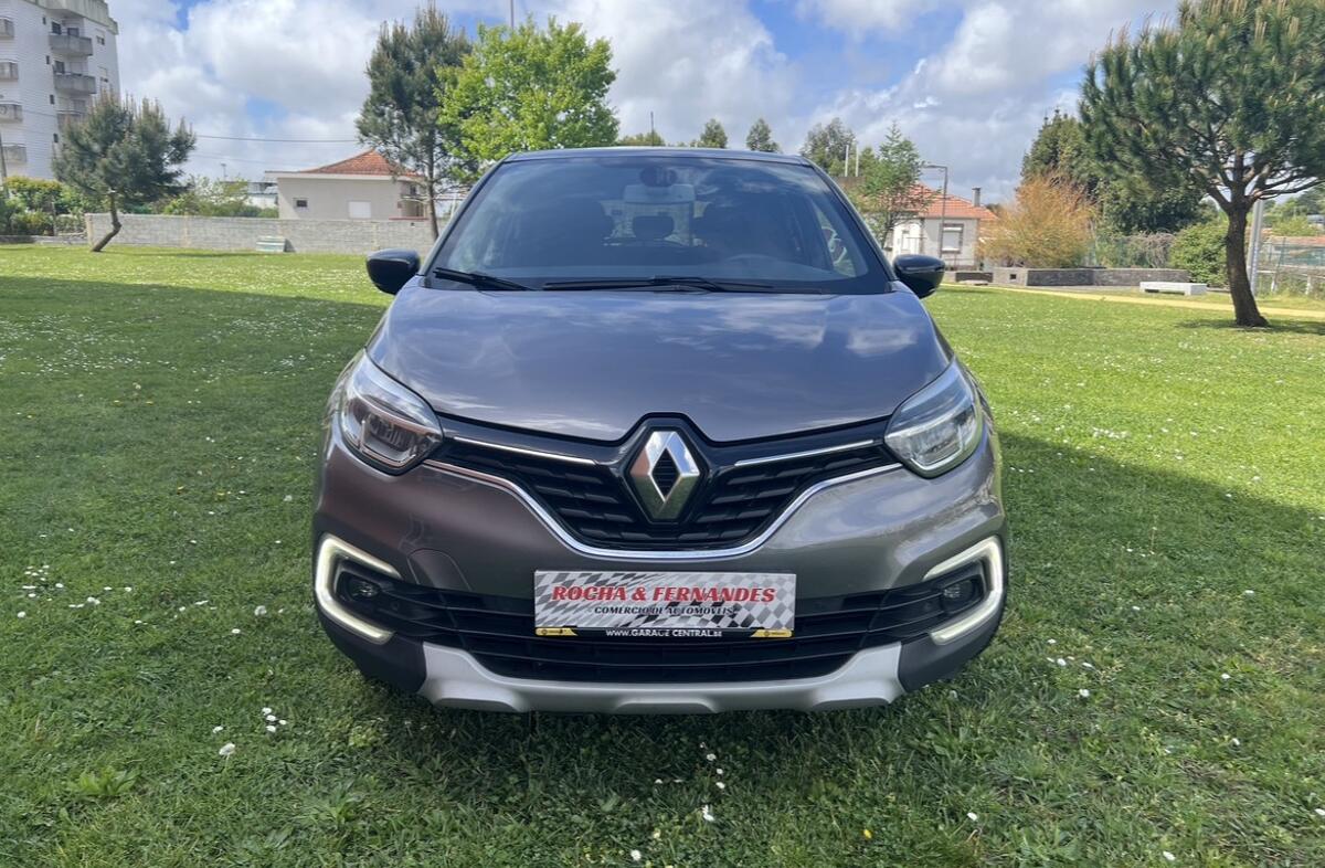 RENAULT Captur 0.9 TCe Exclusive