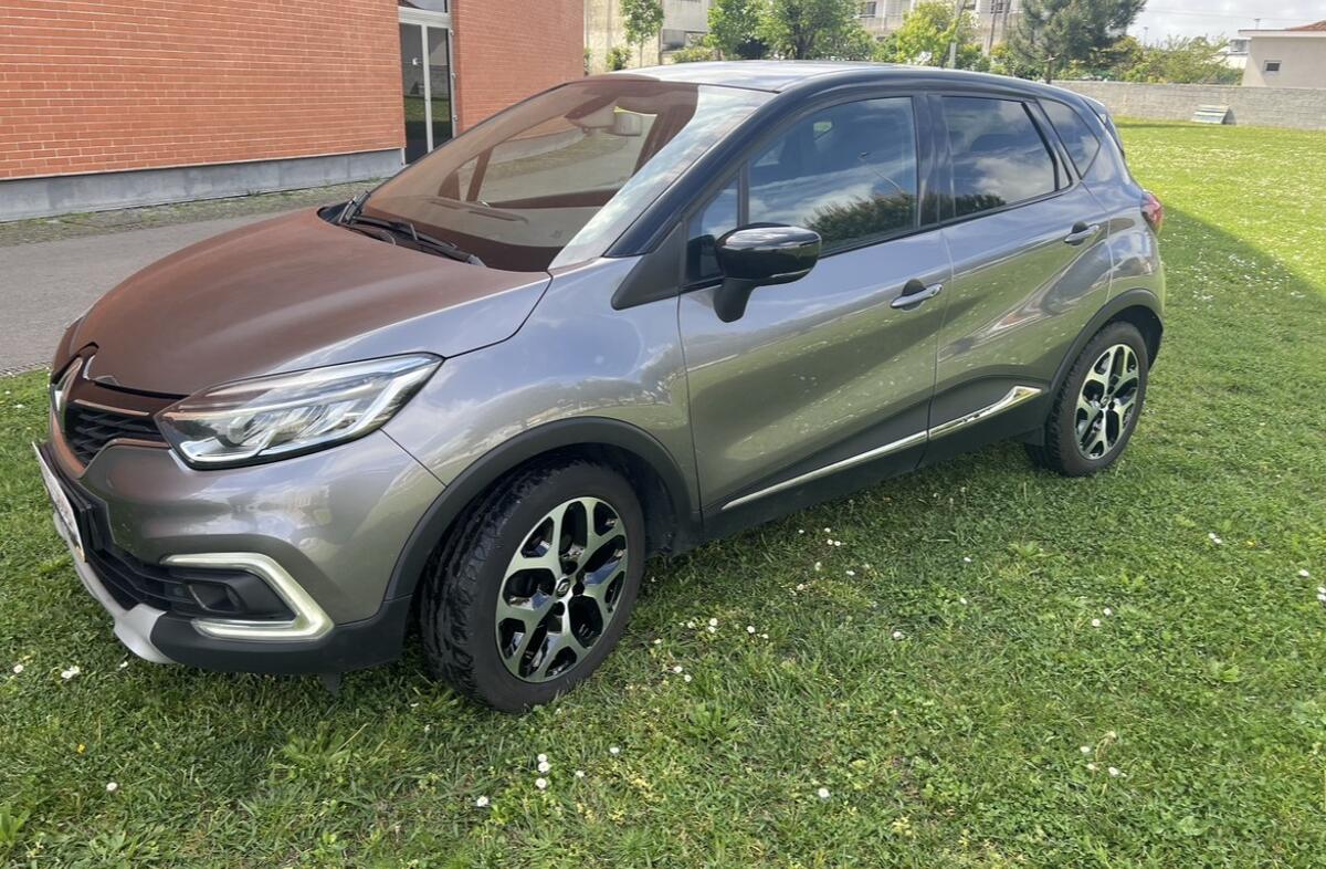 RENAULT Captur 0.9 TCe Exclusive