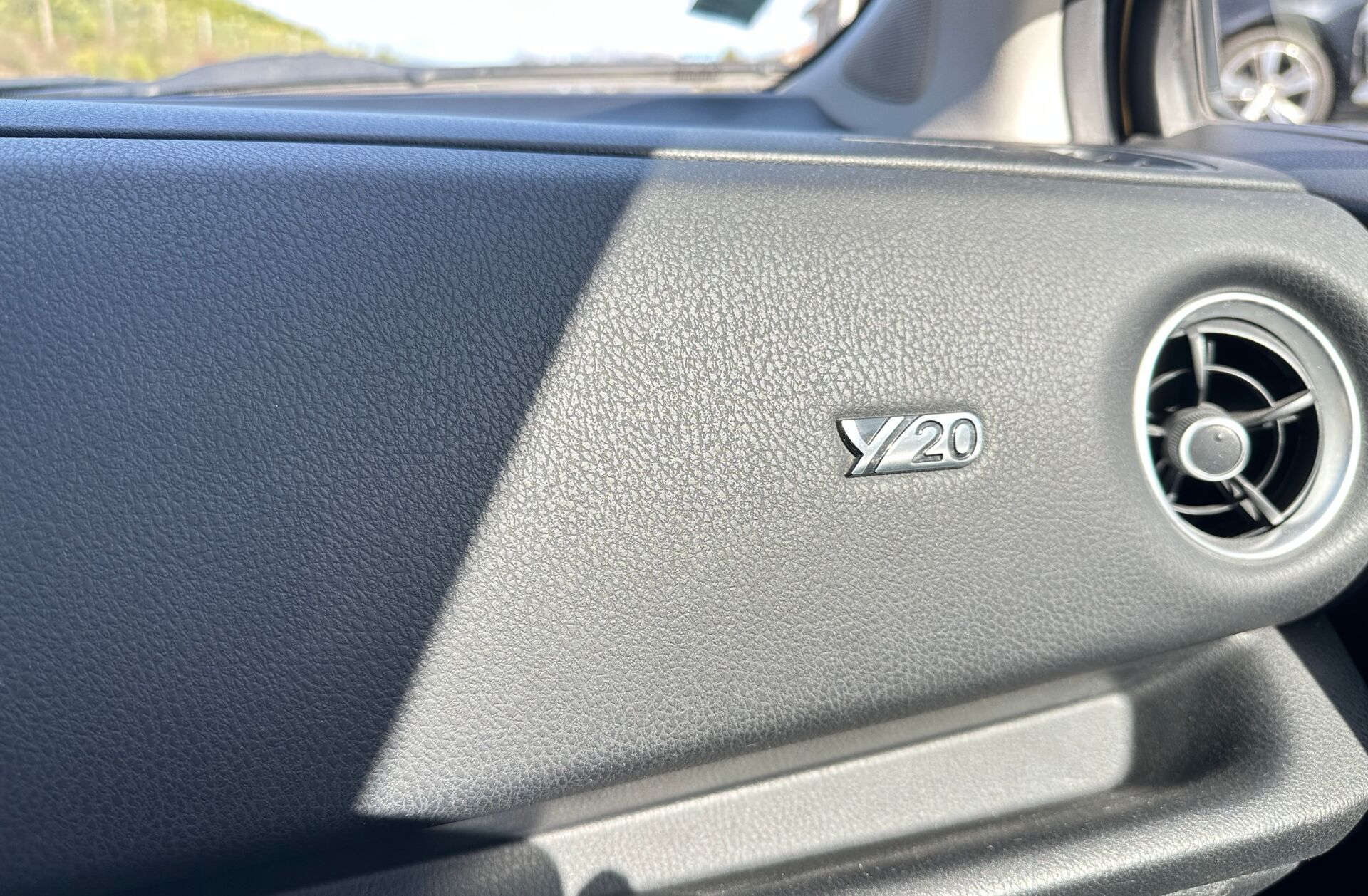 TOYOTA Yaris 1.5 HSD 20 Anos