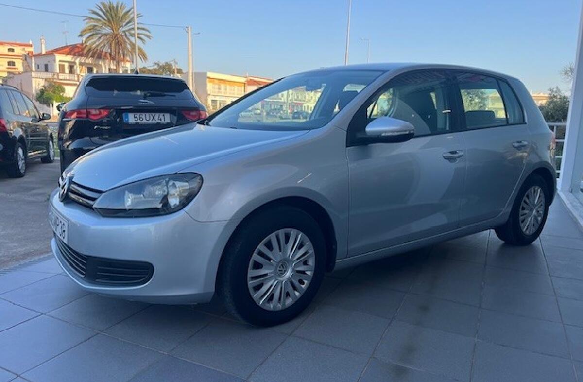 VOLKSWAGEN Golf V. 1.6 TDi Confortline