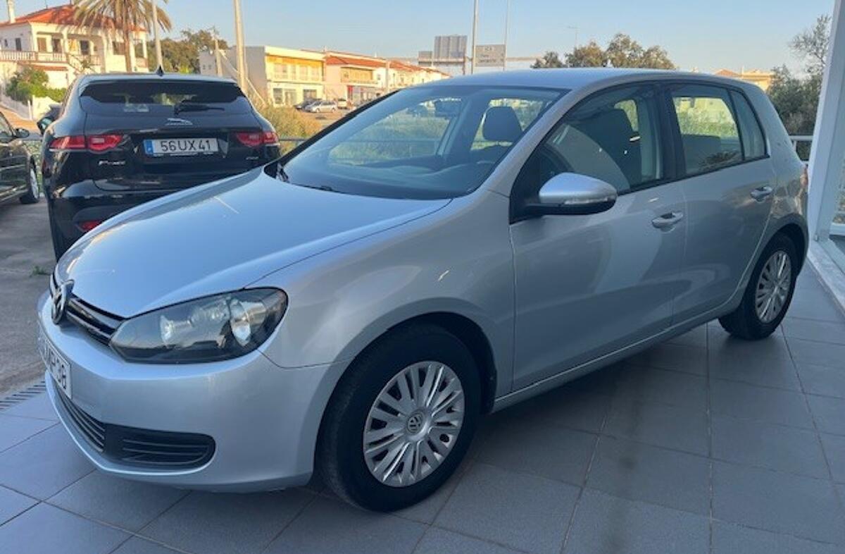 VOLKSWAGEN Golf V. 1.6 TDi Confortline