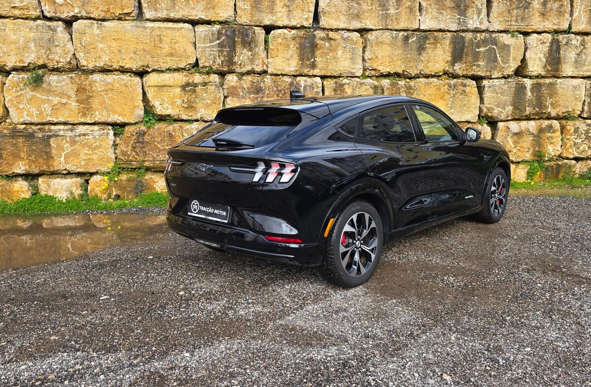 FORD Mustang Mach-E Standard AWD