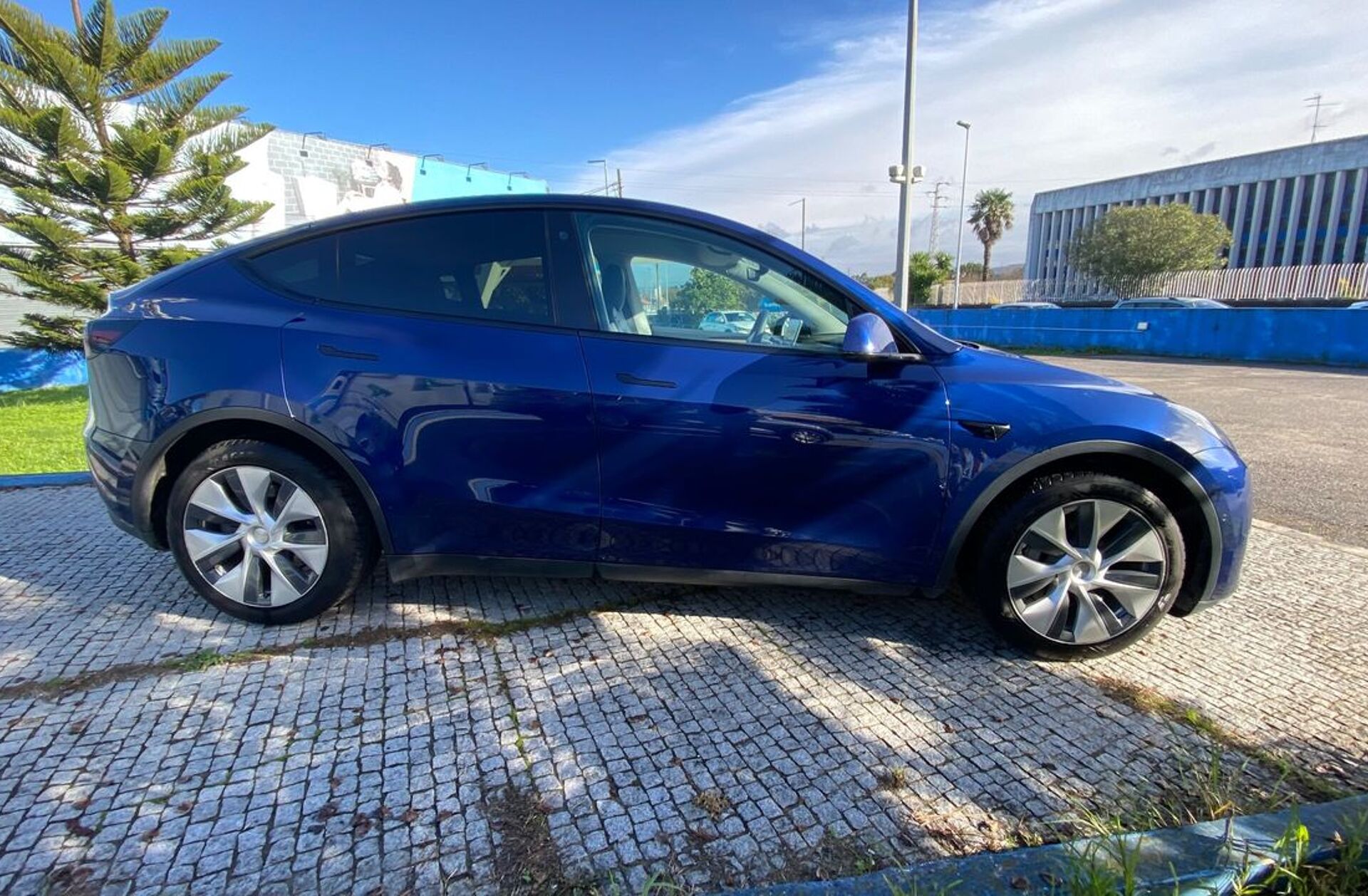 TESLA Model Y Long Range Tração Integral