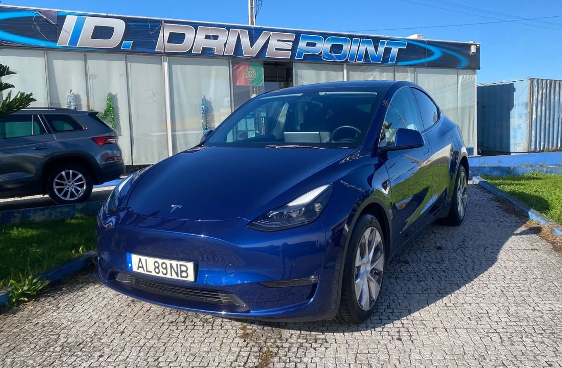 TESLA Model Y Long Range Tração Integral
