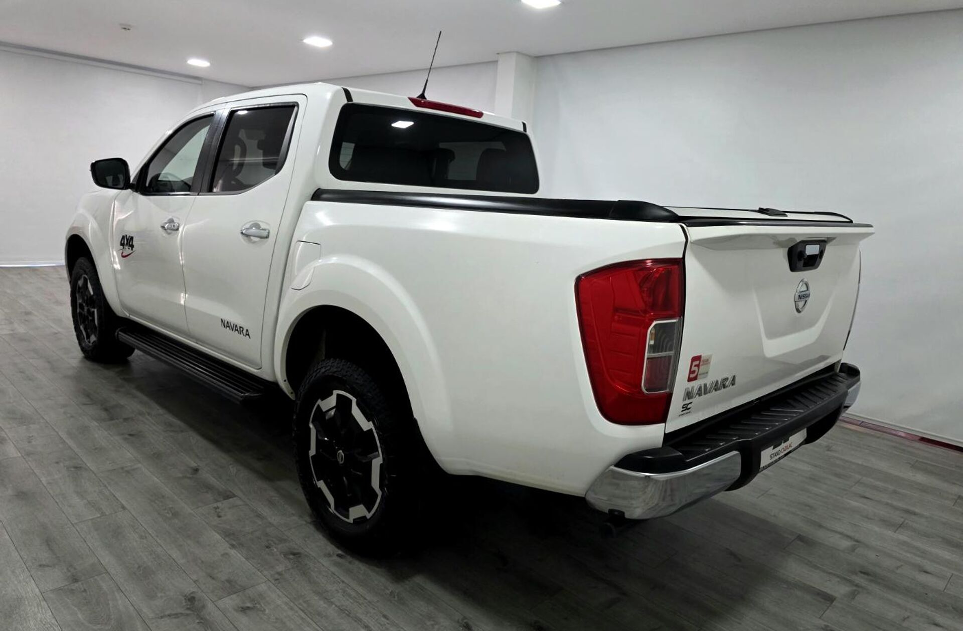 NISSAN Navara 2.3 dCi CD 4WD N-Connecta