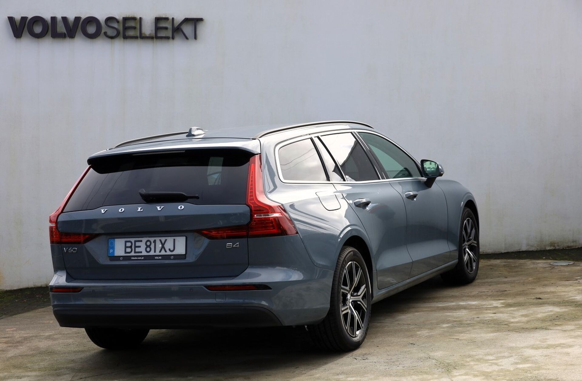 VOLVO V60 2.0 B4 Core Auto