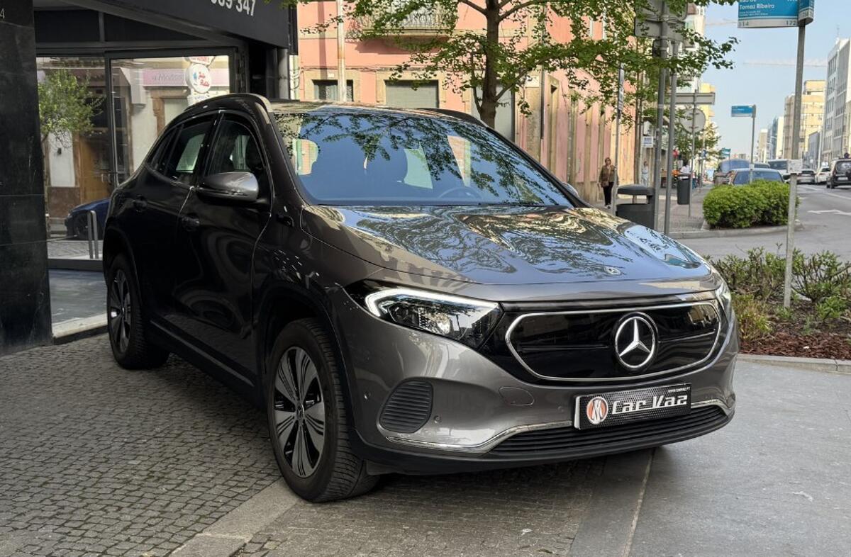 MERCEDES EQA 250+ Electric Art