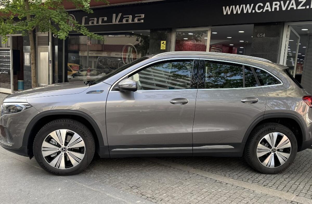 MERCEDES EQA 250+ Electric Art