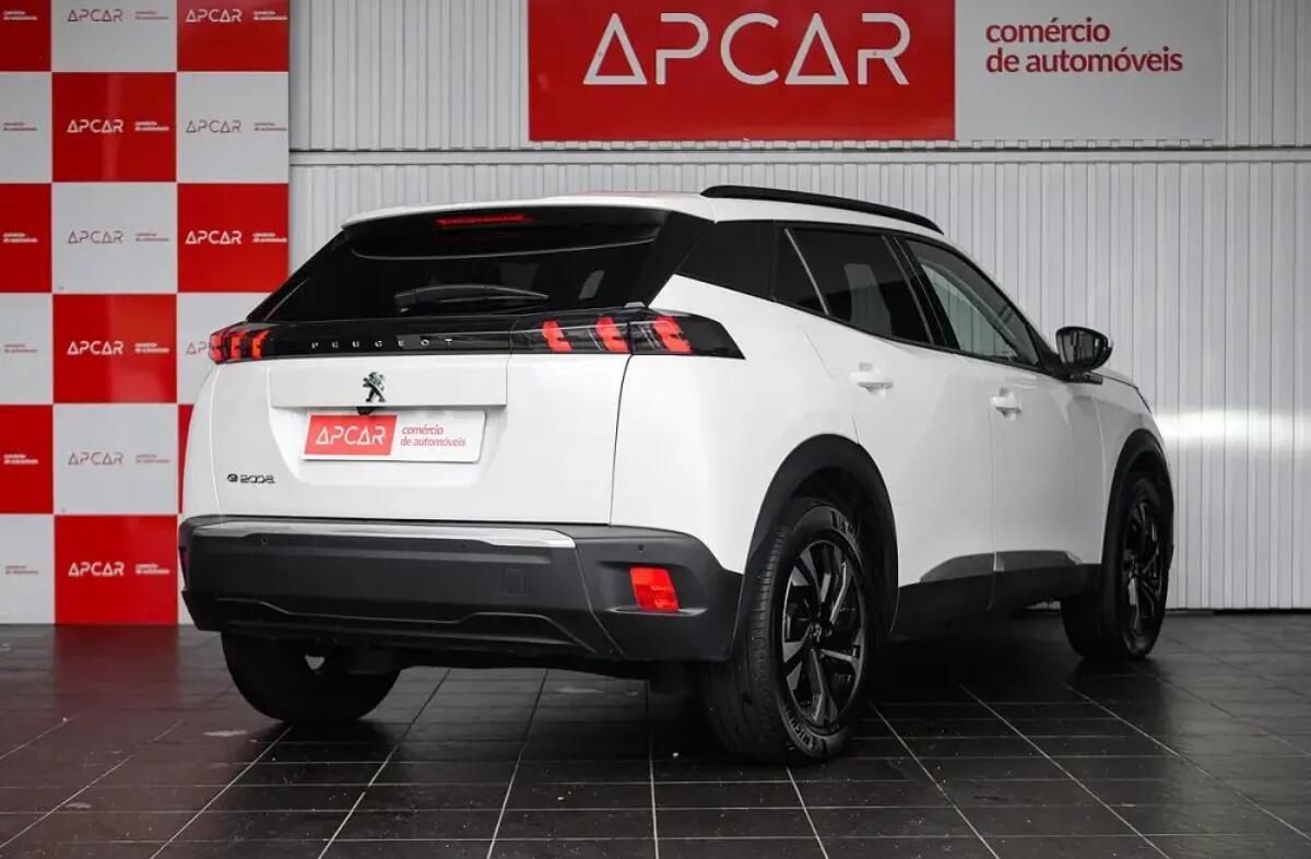 PEUGEOT 2008 e- 50 kWh GT