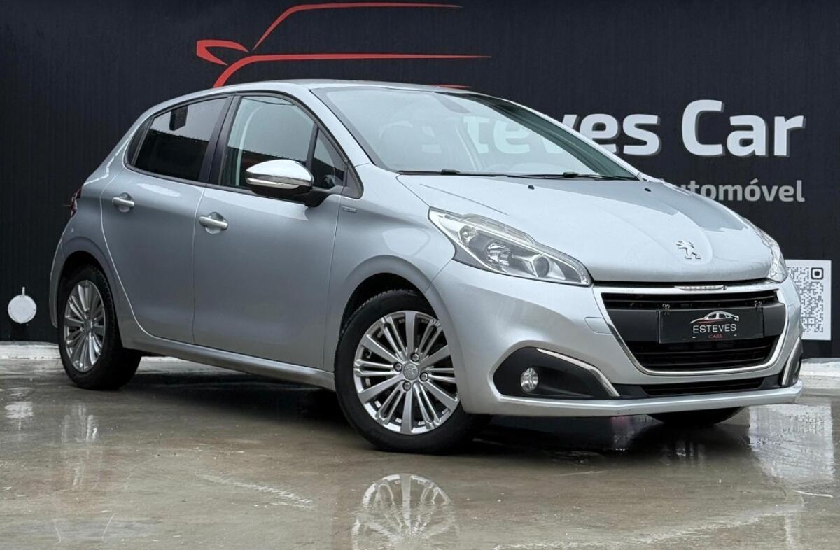 PEUGEOT 208 1.2 PureTech Style