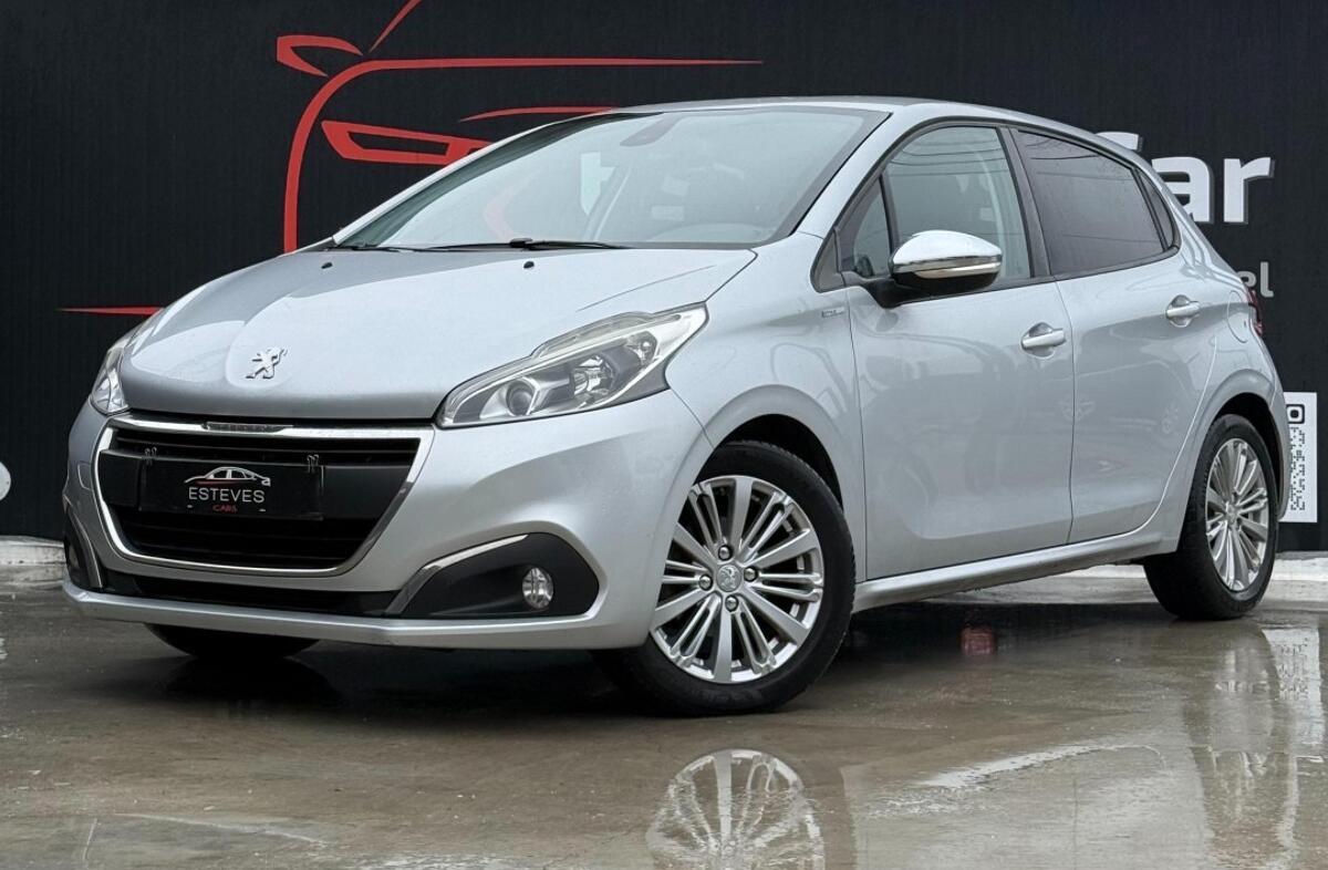 PEUGEOT 208 1.2 PureTech Style