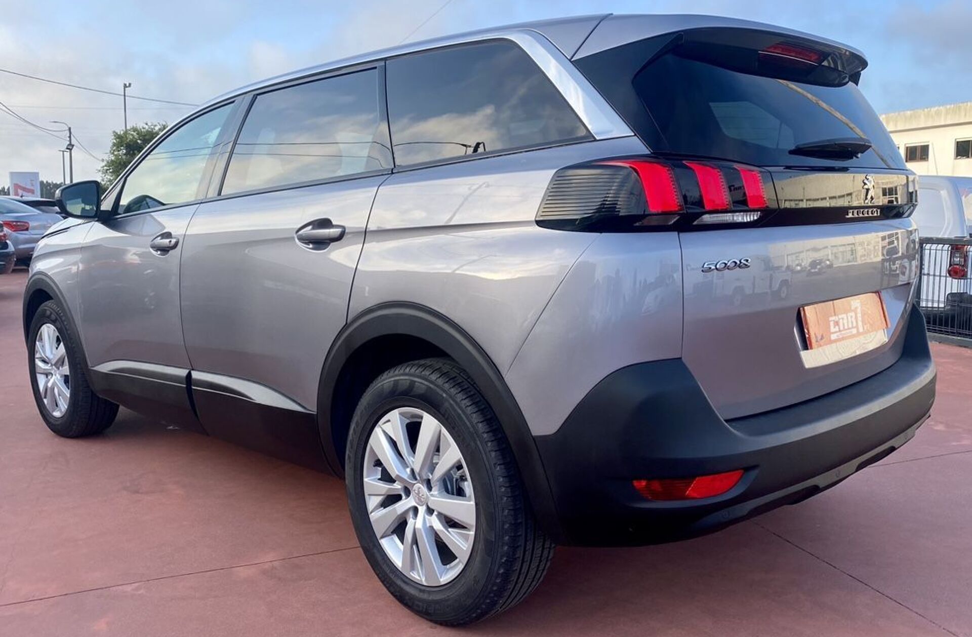 PEUGEOT 5008 1.5 BlueHDi Allure EAT8