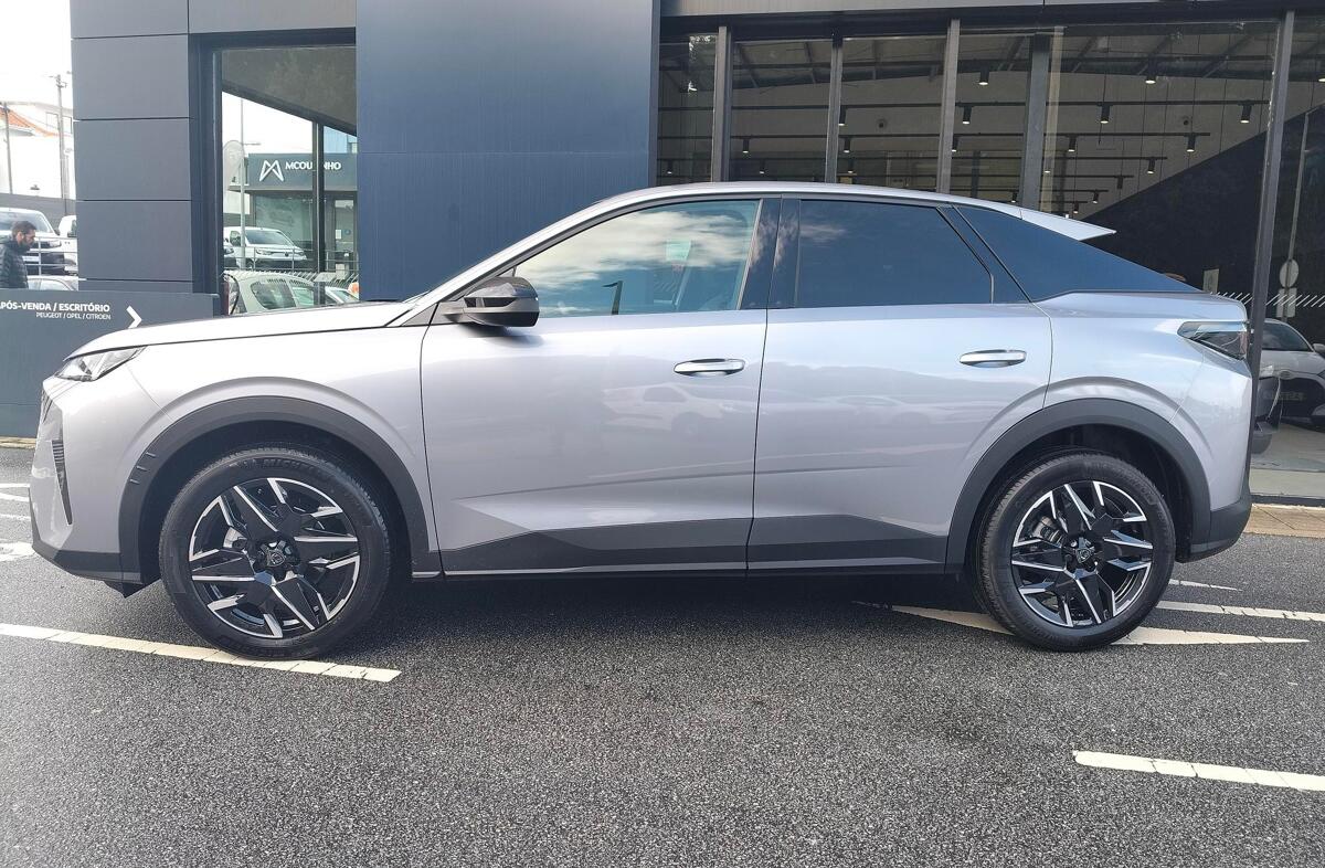 PEUGEOT 3008 1.2 Hybrid Allure e-DCS6