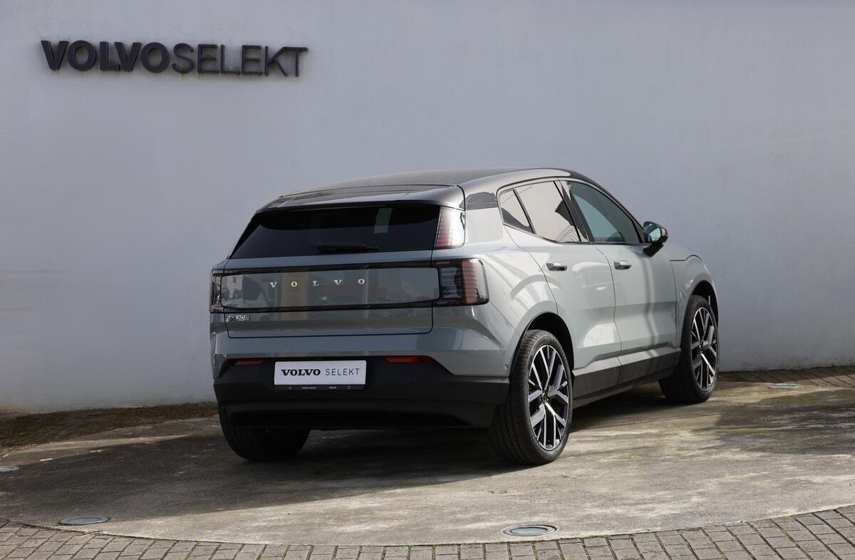 VOLVO EX30 69 kWh Single Motor Extended Range Ultra