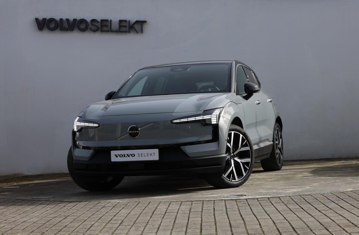 VOLVO EX30 69 kWh Single Motor Extended Range Ultra