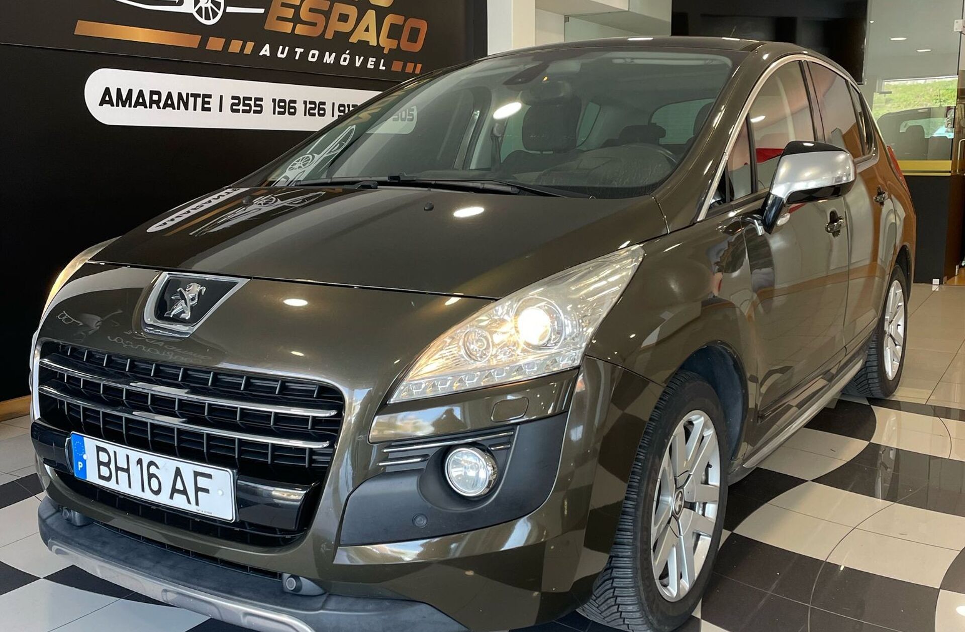 PEUGEOT 3008 2.0 HDi Hybrid4