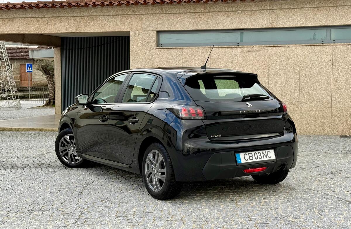 PEUGEOT 208 1.2 PureTech Active Pack