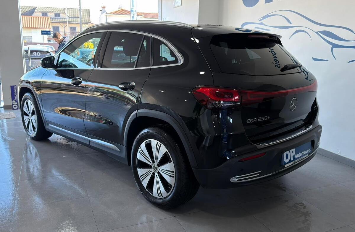 MERCEDES EQA 250 Progressive