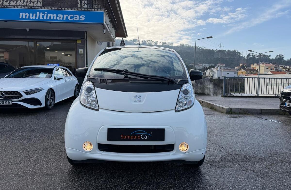 PEUGEOT iOn iOn