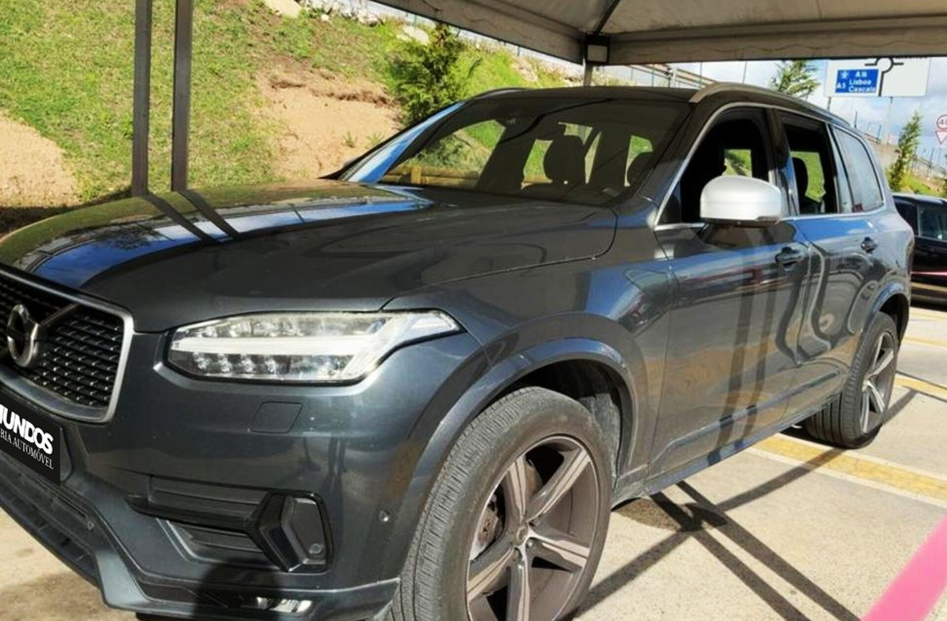 VOLVO XC90 2.0 D4 R-Design