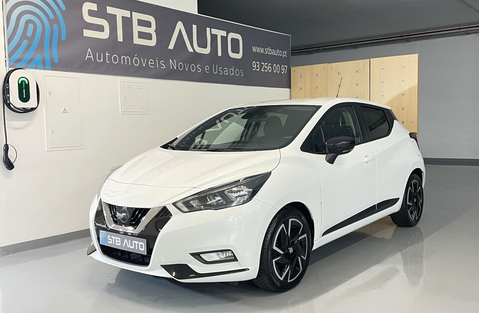 NISSAN Micra 1.0 IG-T N-Design Black P.Navi