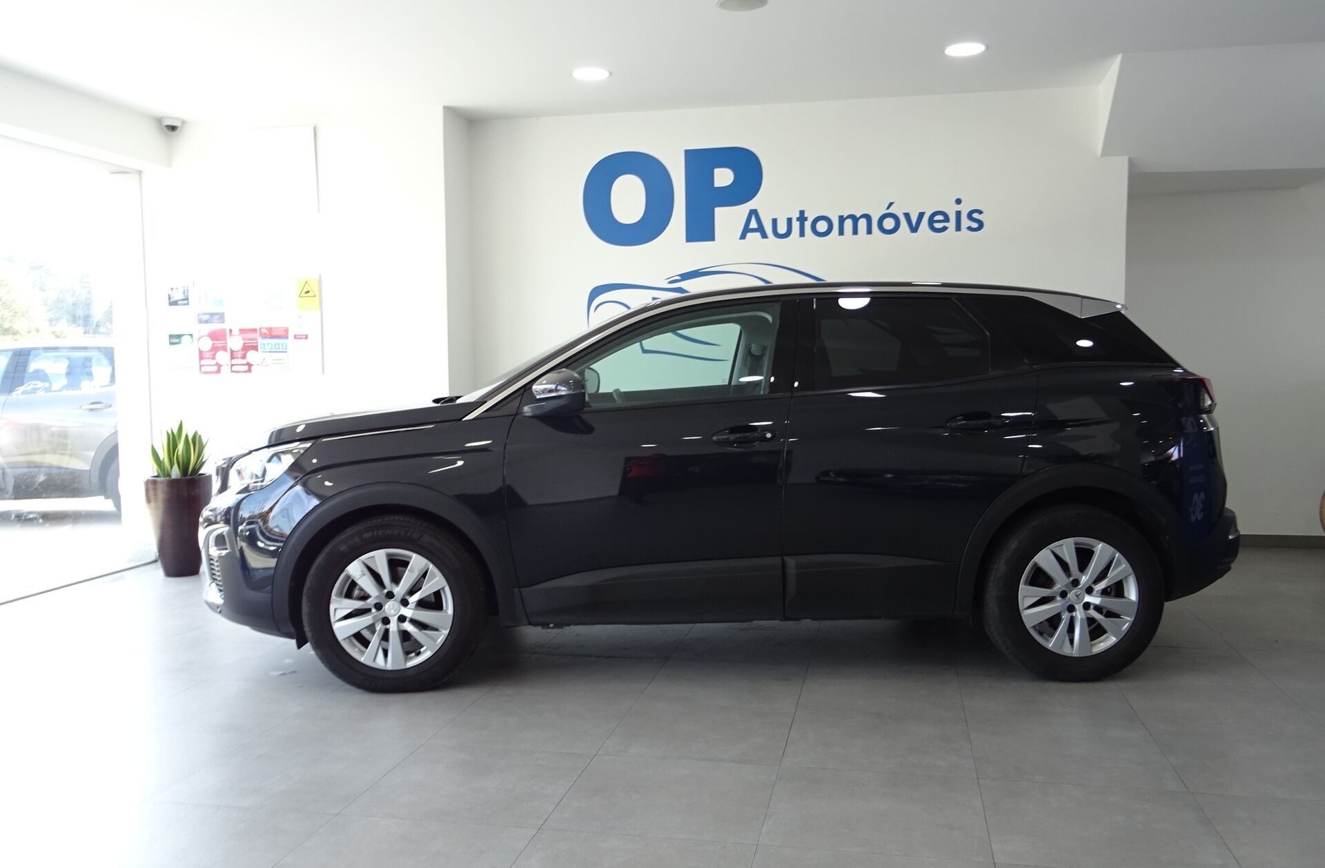 PEUGEOT 3008 1.5 BlueHDi GT EAT8