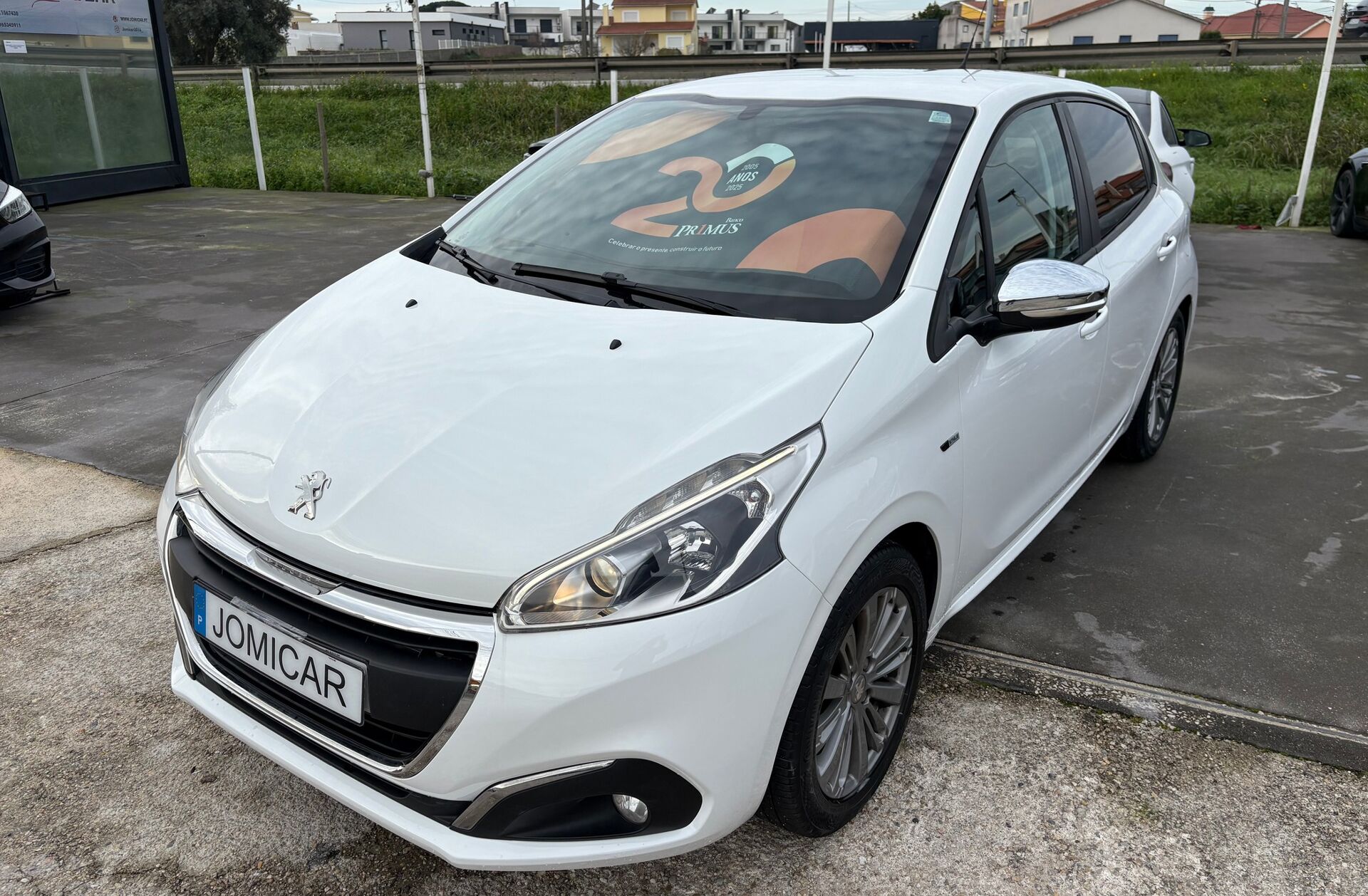 PEUGEOT 208 1.2 PureTech Style