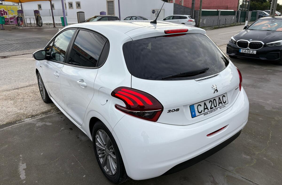 PEUGEOT 208 1.2 PureTech Style