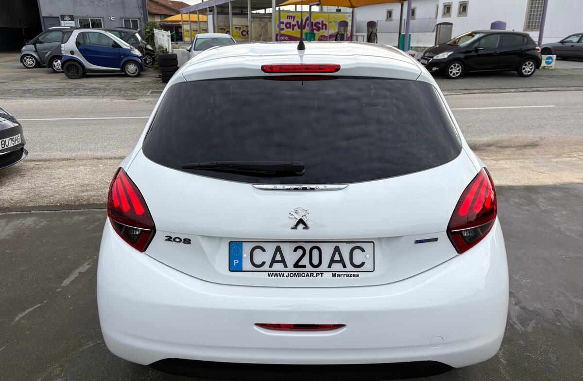 PEUGEOT 208 1.2 PureTech Style