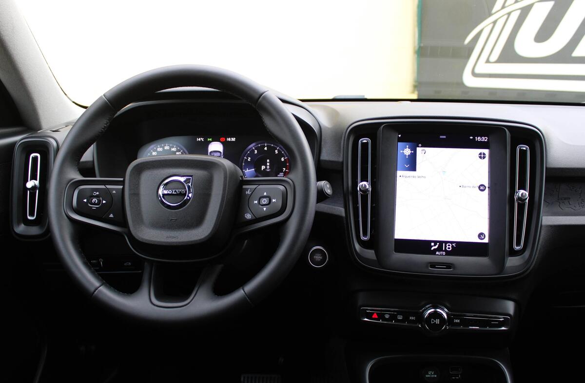 VOLVO XC40 1.5 T2 Essential Auto