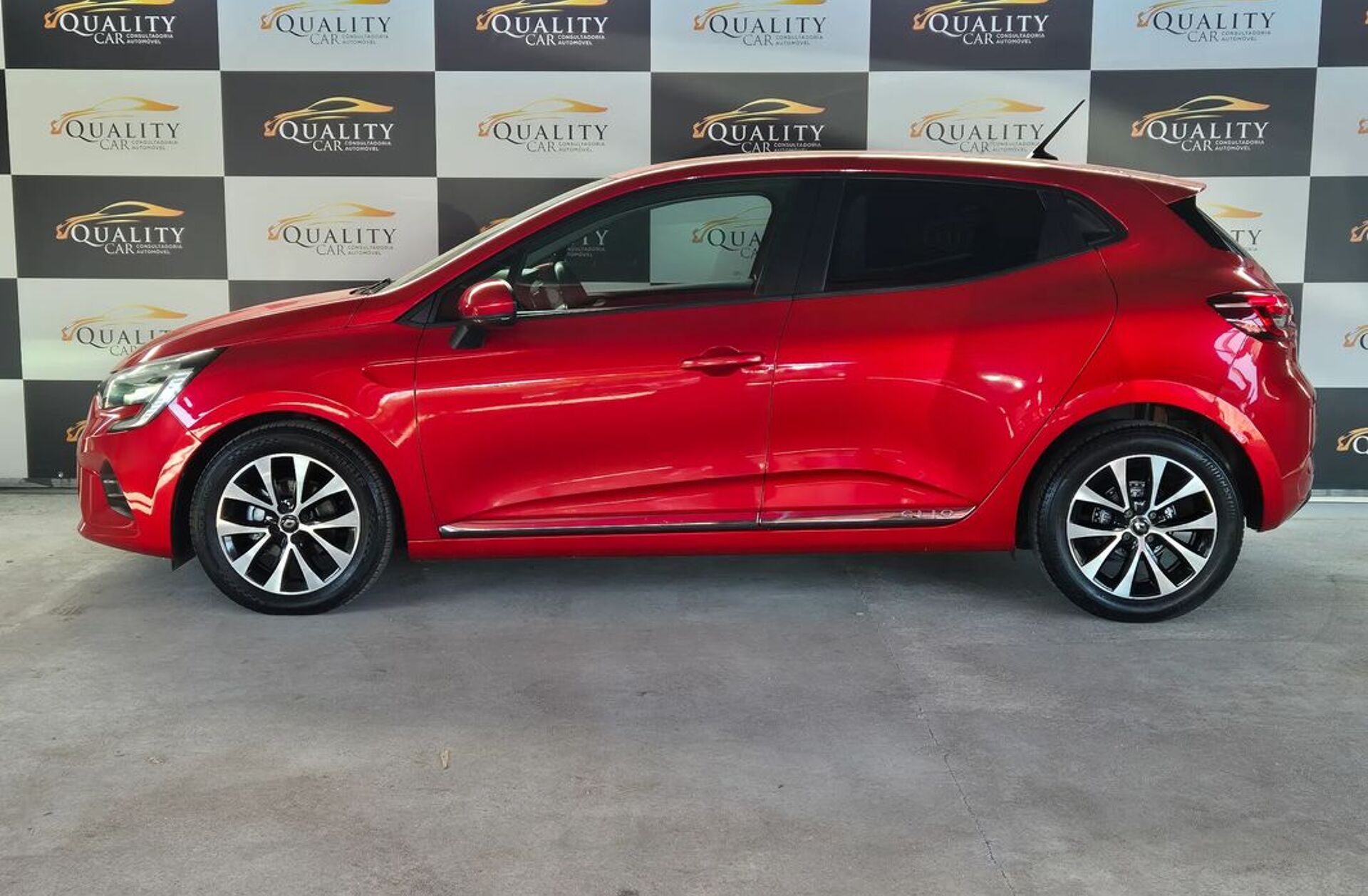 RENAULT Clio 1.0 TCe Intens