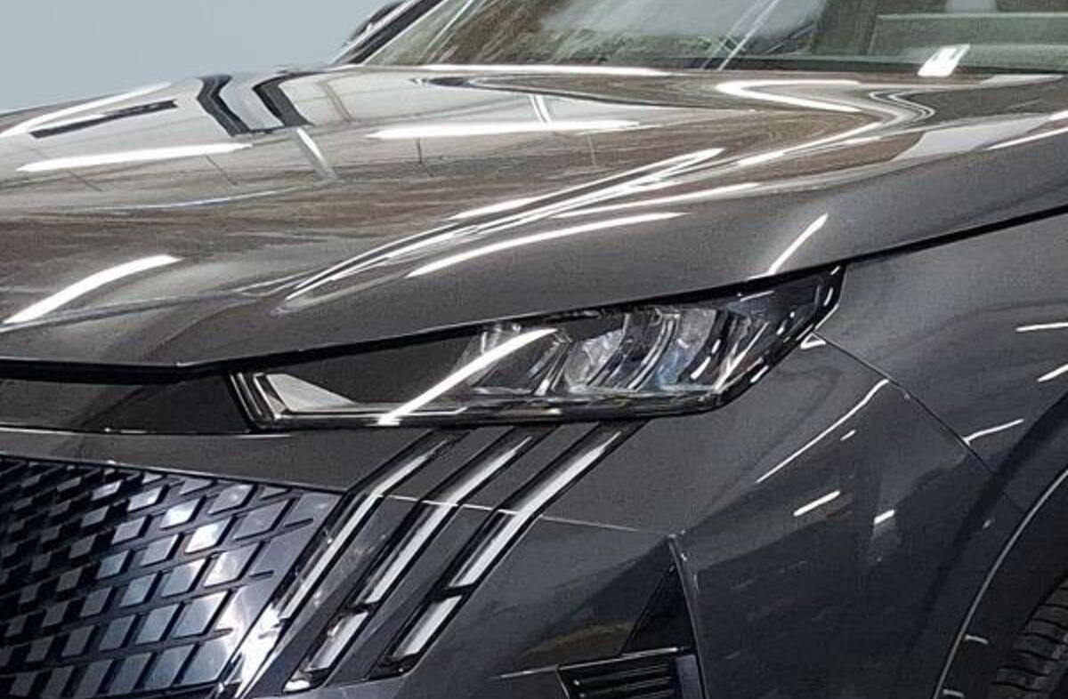 PEUGEOT 3008 1.2 Hybrid Allure e-DCS6