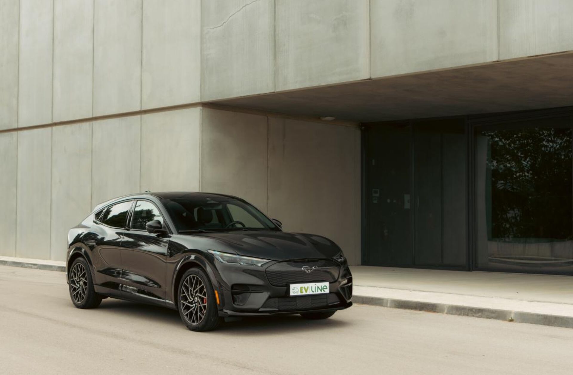 FORD Mustang Mach-E GT AWD