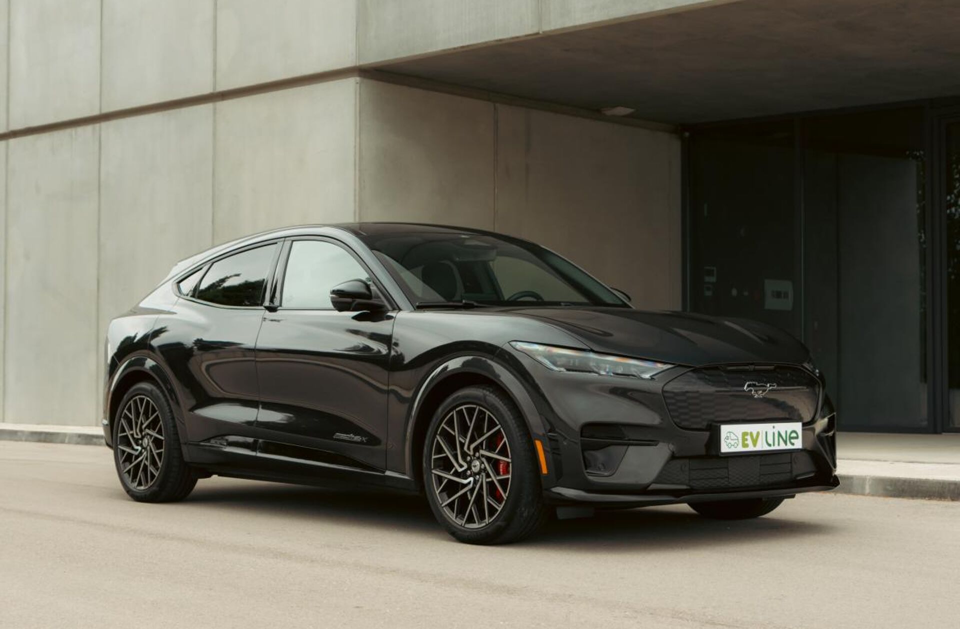 FORD Mustang Mach-E GT AWD