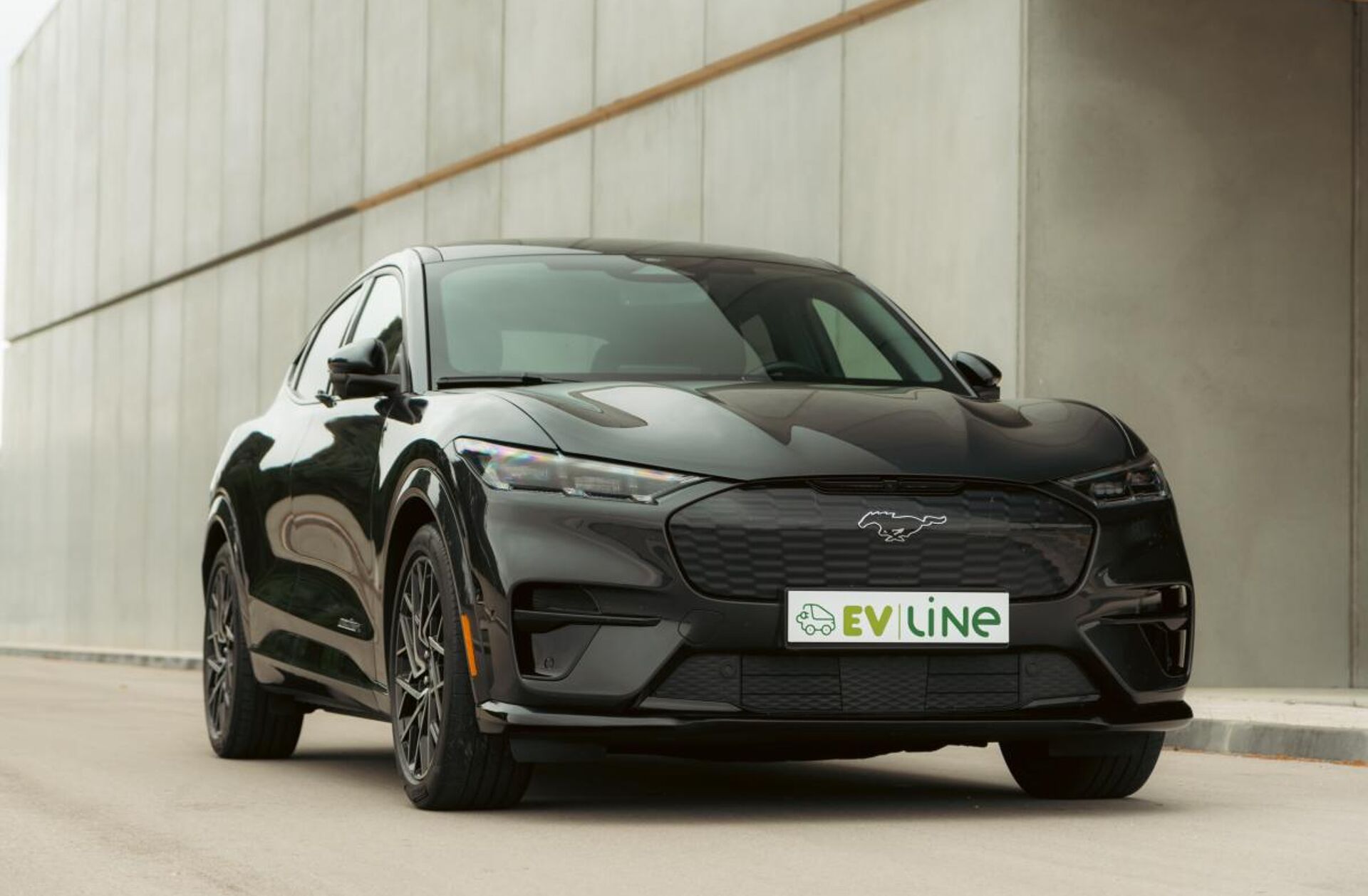 FORD Mustang Mach-E GT AWD