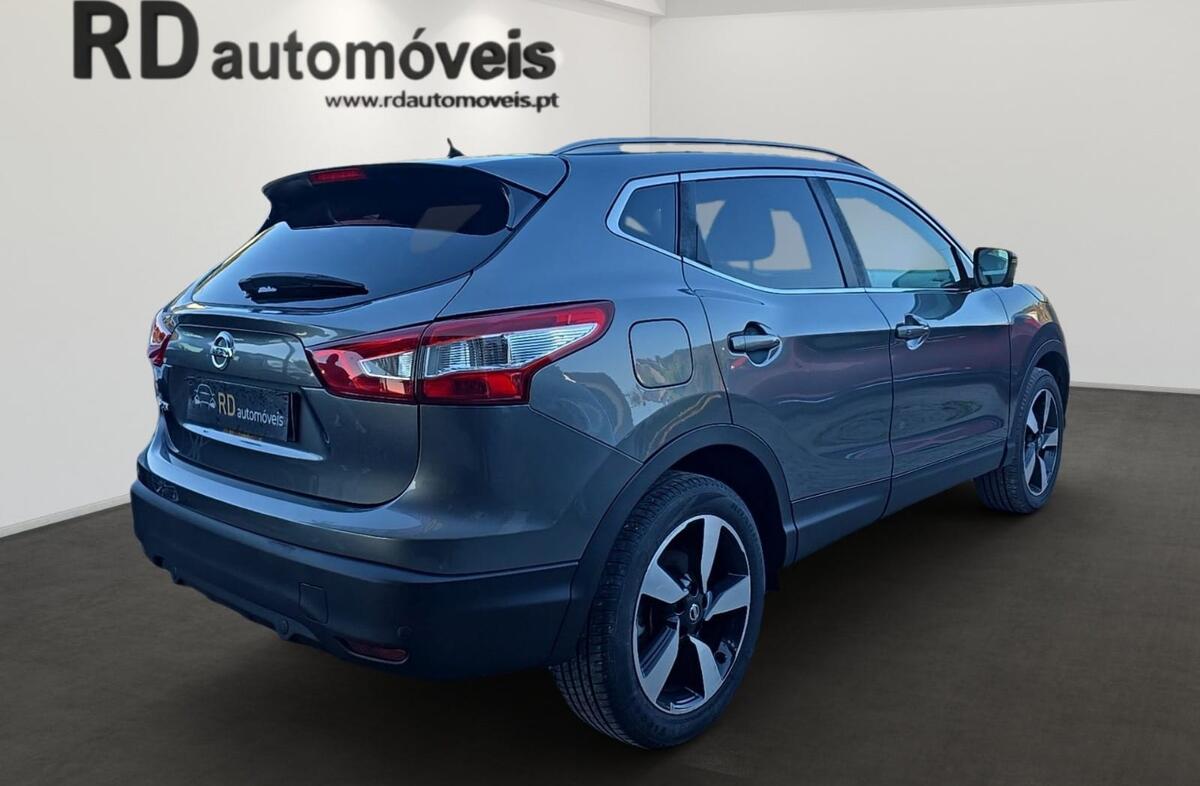 NISSAN Qashqai 1.5 dCi N-Connecta