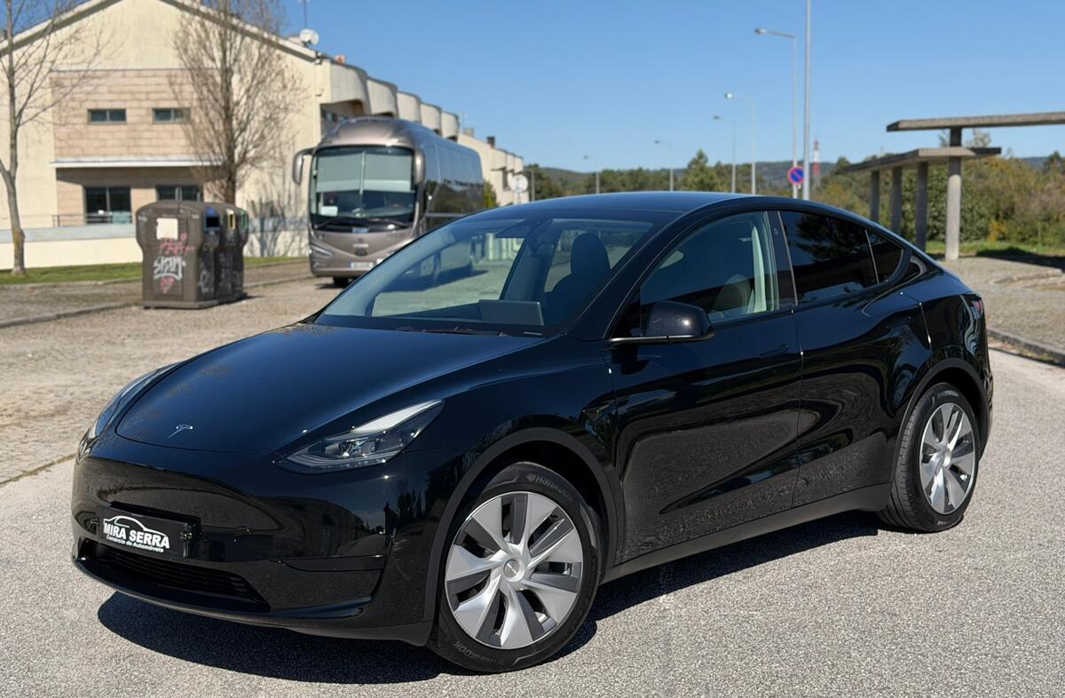 TESLA Model Y Tração Traseira