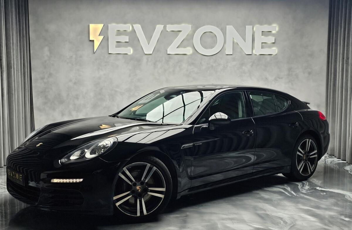 PORSCHE Panamera Panamera