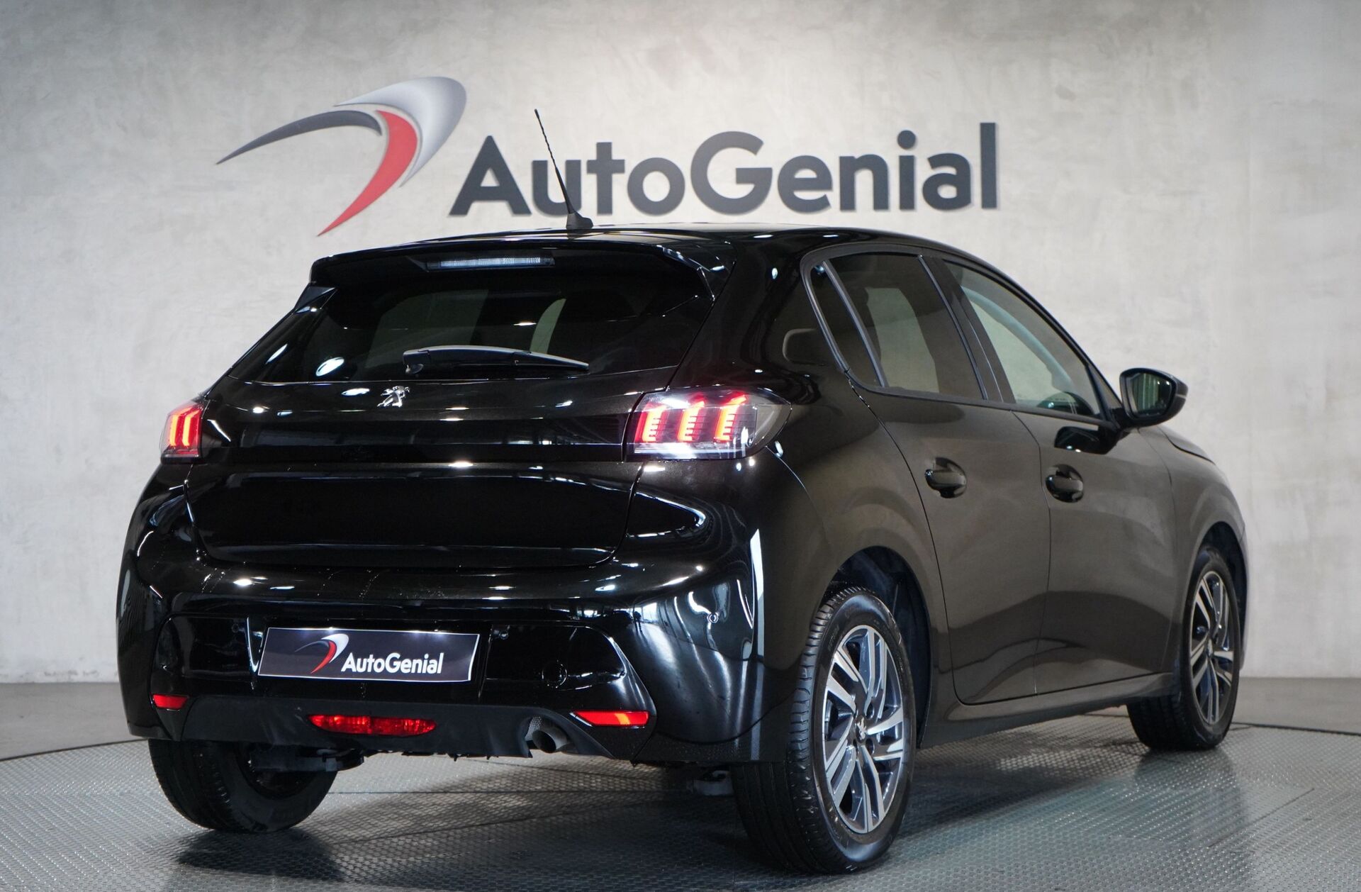 PEUGEOT 208 1.2 PureTech Allure