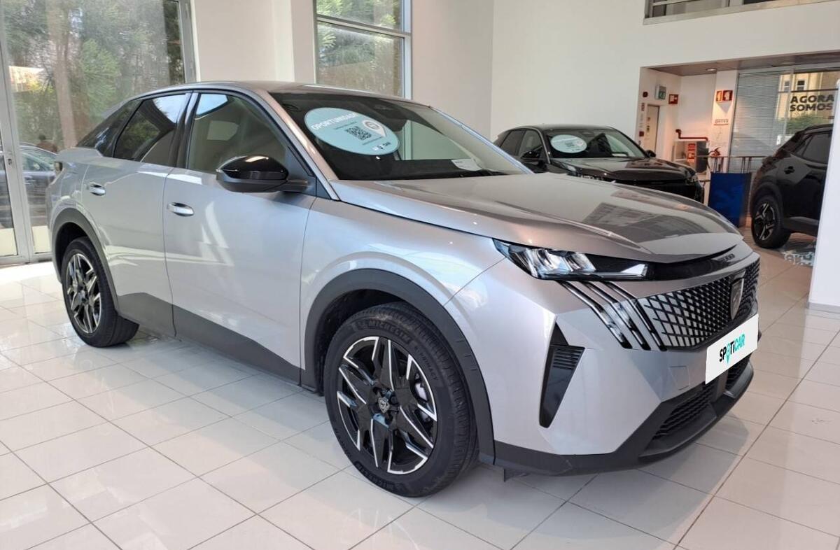 PEUGEOT 3008 1.2 Hybrid Allure e-DCS6