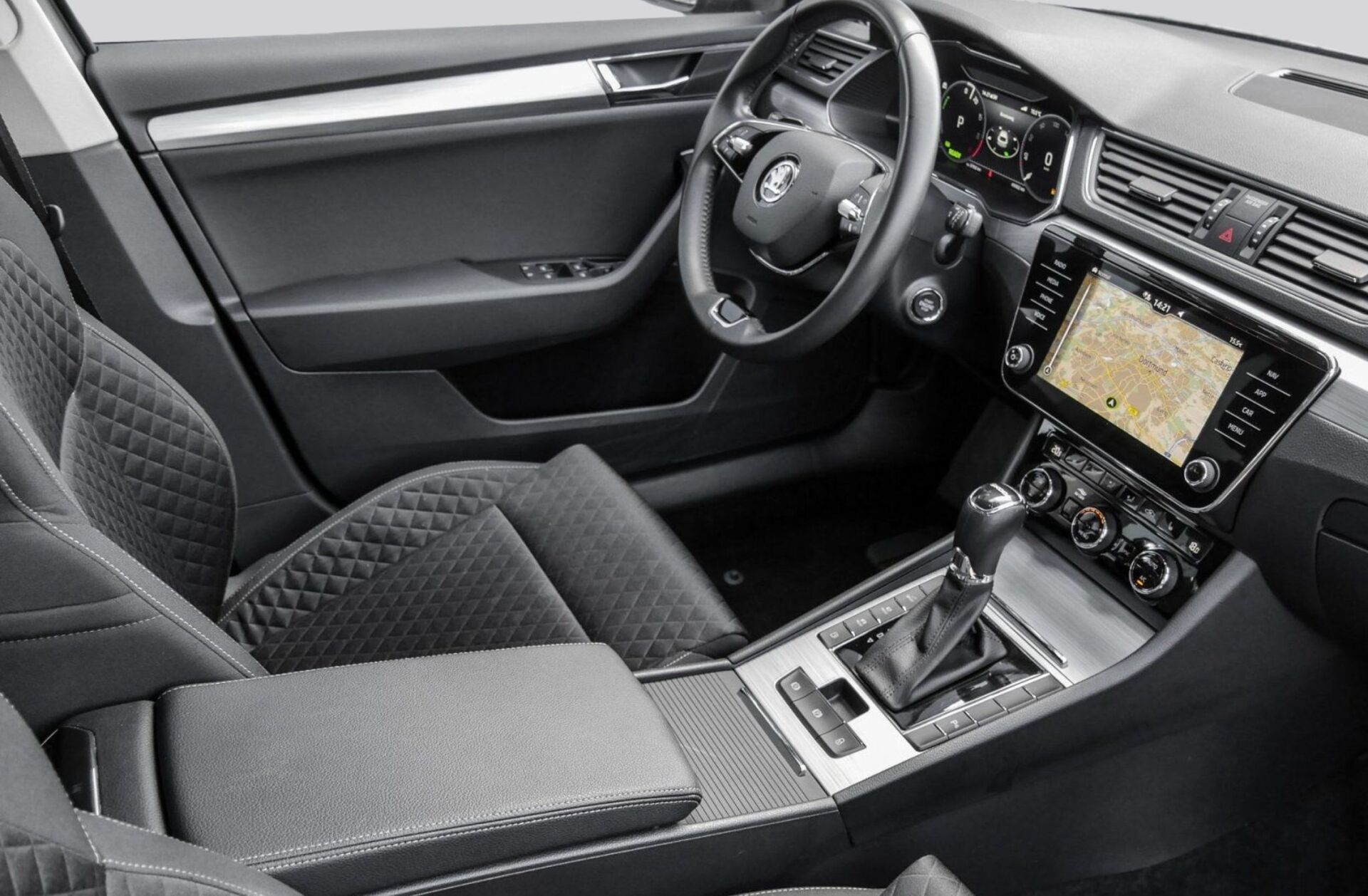 SKODA Superb 1.4 TSI iV DSG