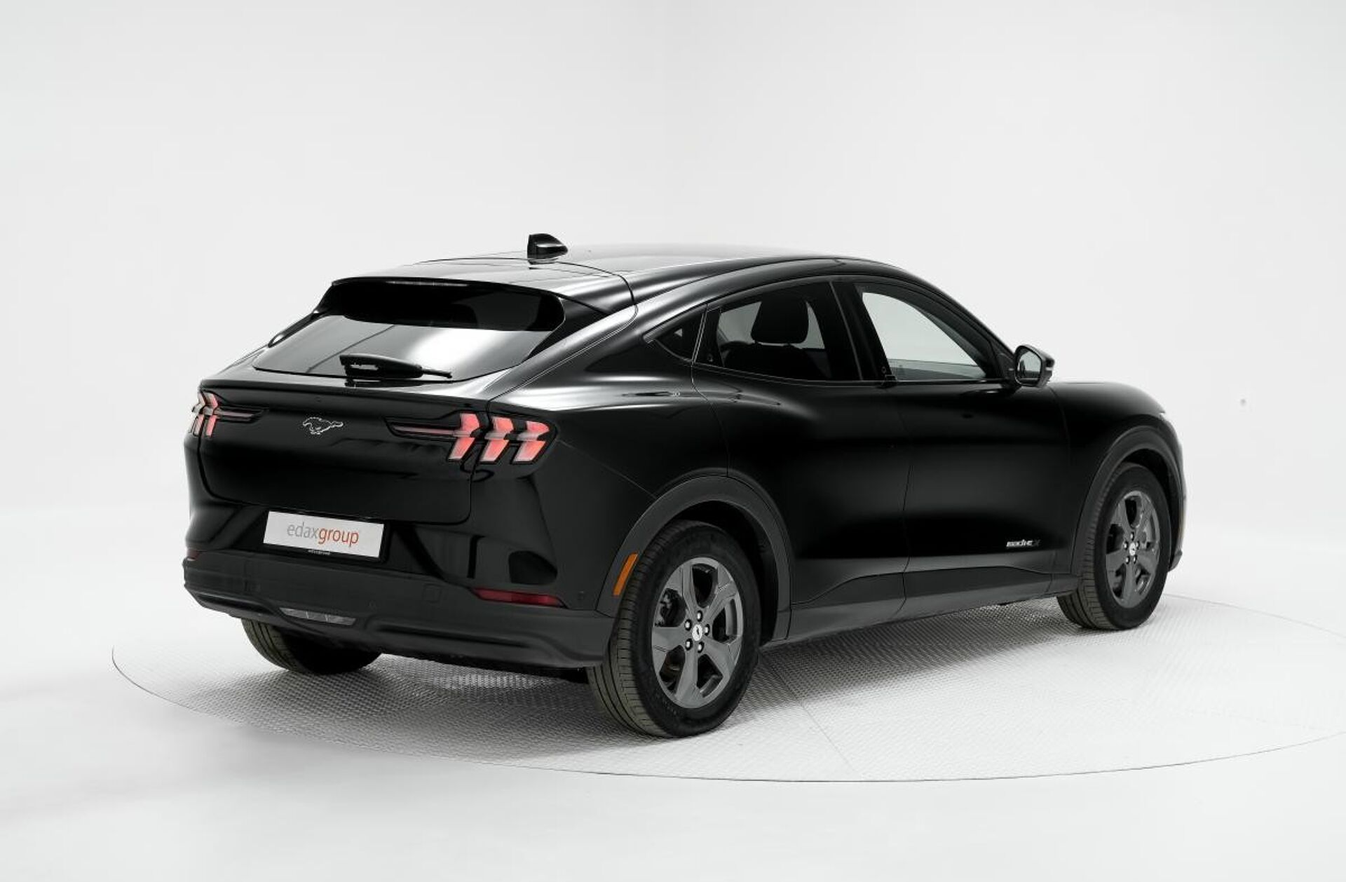 FORD Mustang Mach-E Alargada