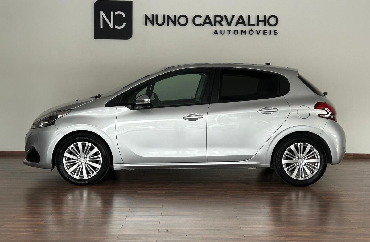 PEUGEOT 208 1.2 PureTech Style